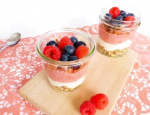 GEZOND YOGHURT ONTBIJTJE IN EEN GLAS - Chickslovefood.com