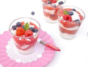 FRUIT-DESSERT-MERINGUE