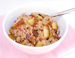 RECEPT QUINOA ONTBIJT MET PRUIM - CHICKSLOVEFOOD.COM