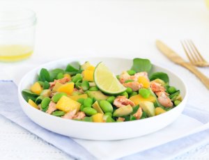 GEZONDE SALADE MET ZALM, MANGO EN AVOCADO CHICKSLOVEFOOD