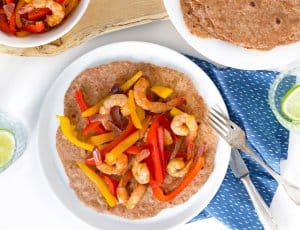 MEXICAANSE FAJITA'S MET GARNALEN RODE UI EN PAPRIKA - CHICKSLOVEFOOD