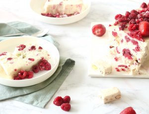 semifreddo met rood fruit en nougat CHICKSLOVEFOOD