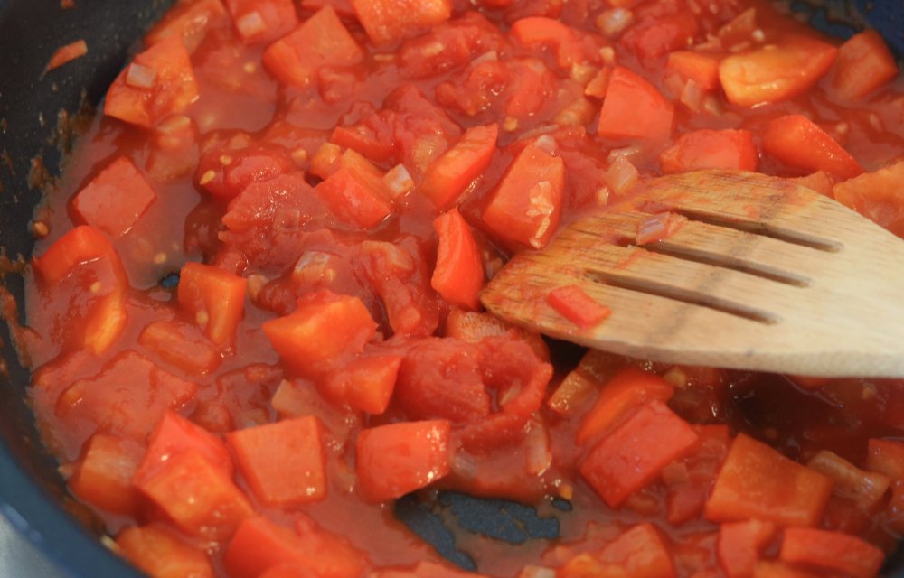 PAPRIKA GEPELDE TOMATEN BAKKEN - CHICKSLOVEFOOD