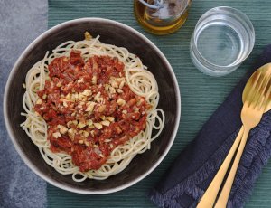 VEGAN SPAGHETTI MET CHAMPIGNONS EN WALNOTEN - CHICKSLOVEFOOD