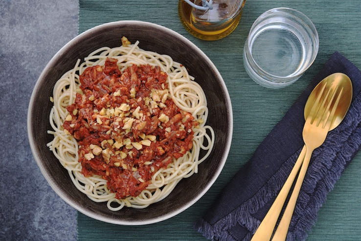 VEGAN SPAGHETTI MET CHAMPIGNONS EN WALNOTEN - CHICKSLOVEFOOD