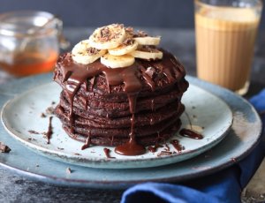 healthy-brownie-pancakes2-chickslovefood