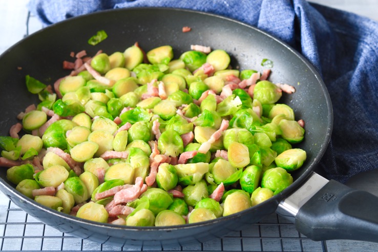 spruitjes-spekjes-bakken-chickslovefood