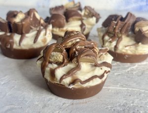 no bake twix mini-cheesecake