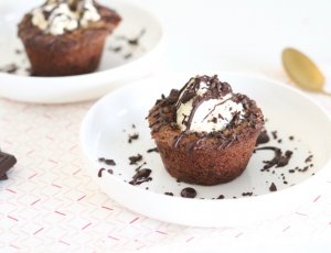chocolate-chip-cookie-cups-bord-chickslovefood