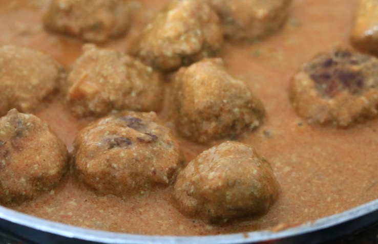 gehaktballen in currysaus - Chickslovefood.com