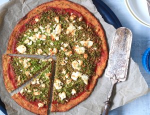 bloemkoolpizza-broccoli2-feta-chickslovefood.jpg