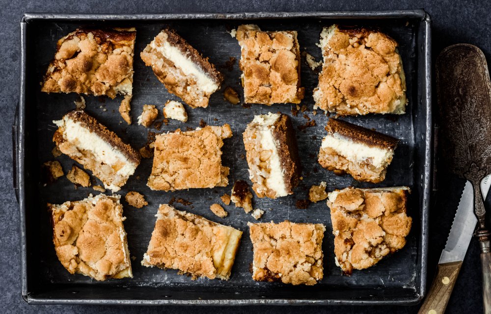 Apple crumble cheesecake bars-eindfoto