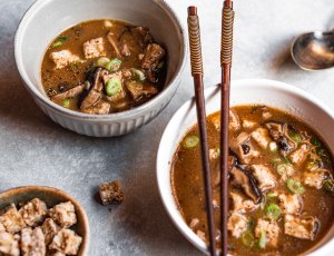 Miso soep met krokante tofu