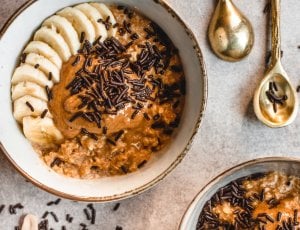 Gezonde Snickers-havermoutpap