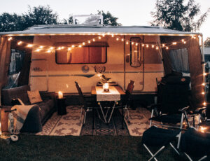 15x kampeer musthaves: van camping naar glamping