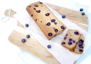 SPELT YOGHURTCAKE MET BLAUWE BESSEN3