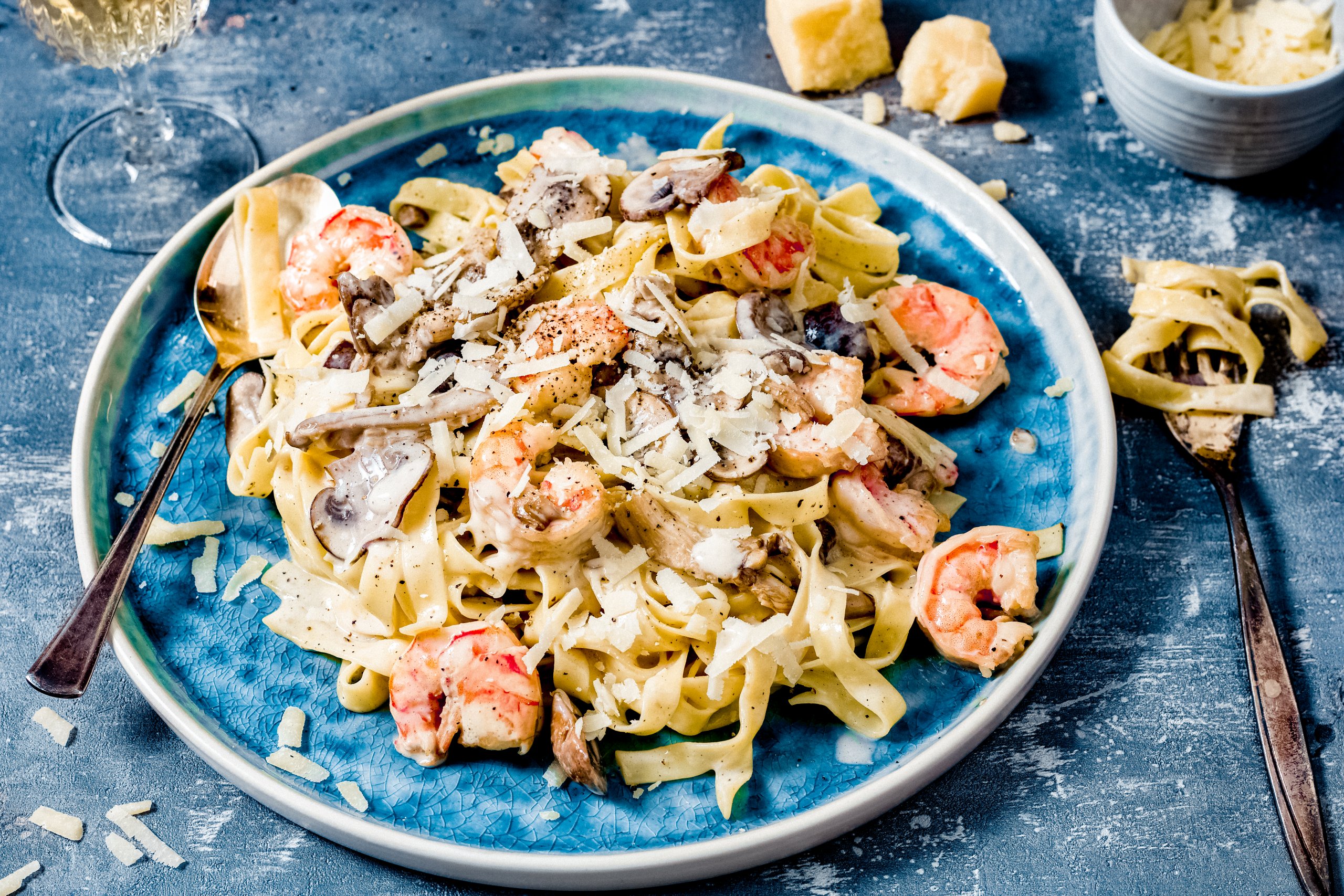 Tagliatelle met garnalen en paddenstoelen