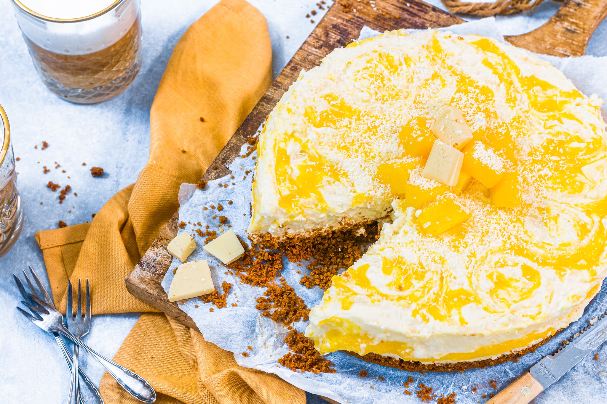 Witte chocolade cheesecake met mango