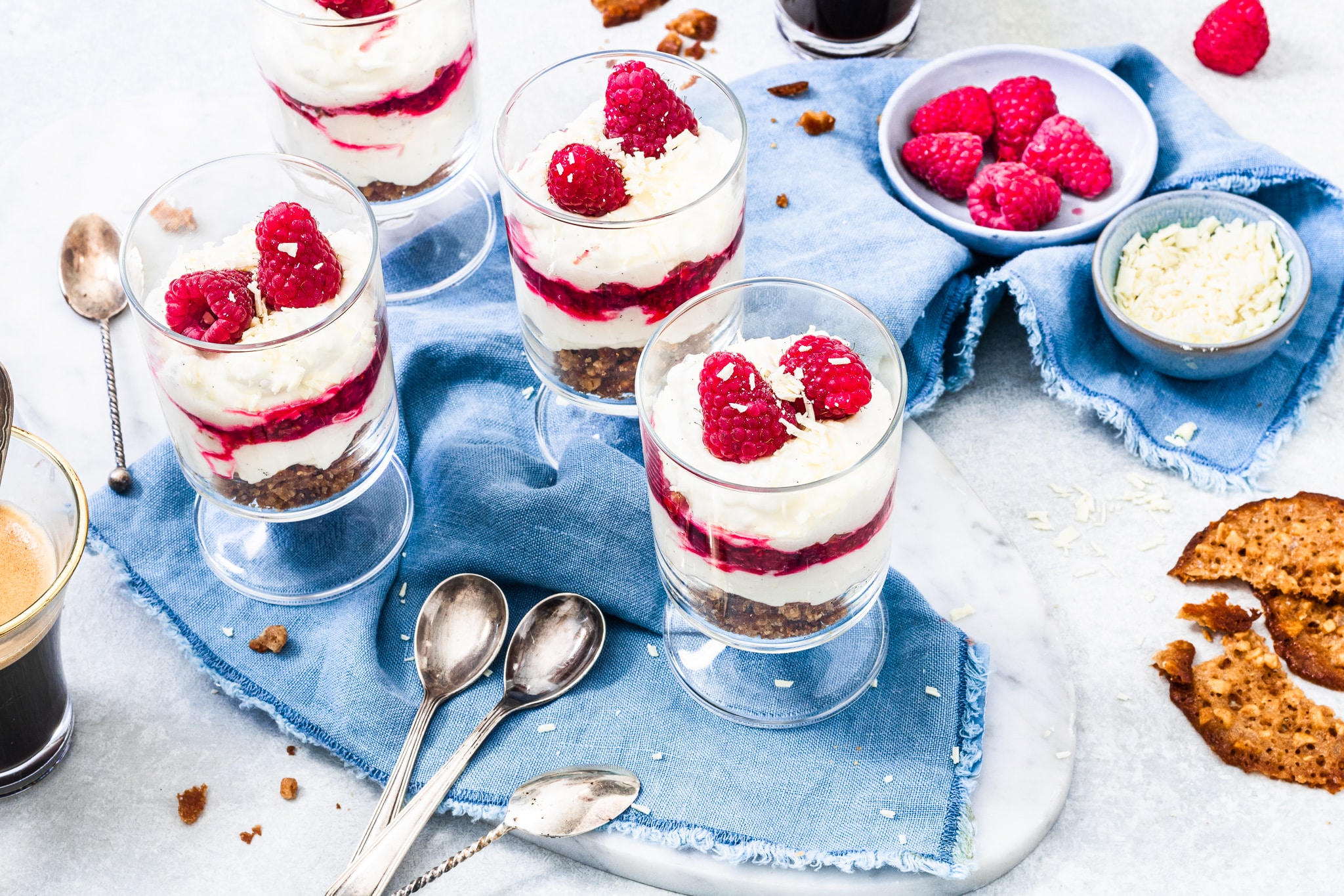 Cheesecake met frambozen in een glaasje