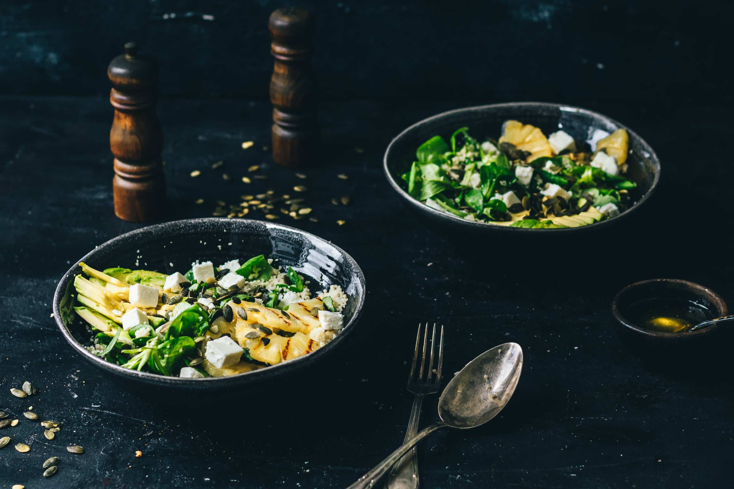 Couscoussalade met gegrilde ananas, avocado en feta