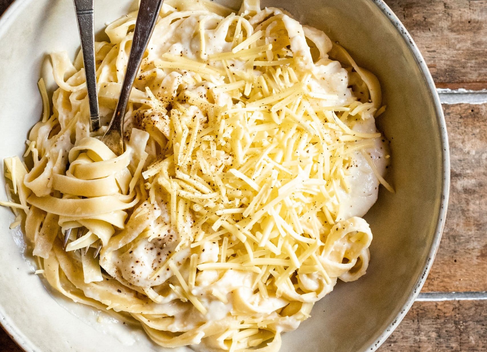 Vegan tagliatelle Alfredo