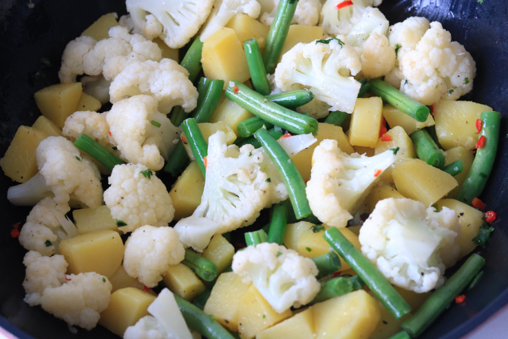 aardappeltjes-bloemkool-sperziebonen-koriander-pepertje-bakken-chickslovefood