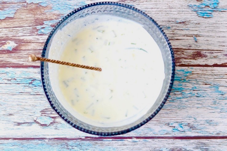 https://chickslovefood.com/wp-content/uploads/2018/06/bewerkt-yoghurt-sausje-zomerse-pastasalade-chickslovefood.jpg